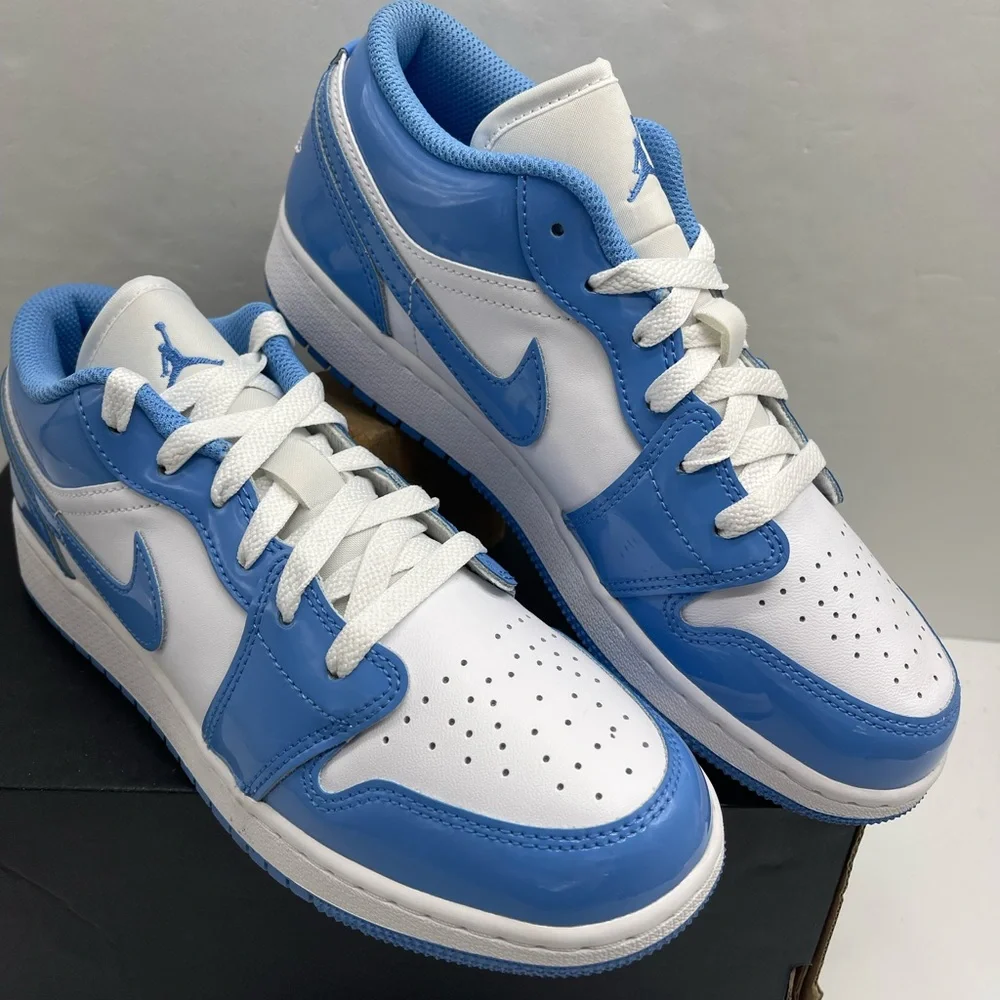 Jordan WMNS AIR JORDAN 1 LOW SE 
WHITE/LEGEND BLUE FZ3929 114
 Sneakers - Picture 4 of 16